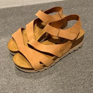 Stylish Tan Women's Sandals